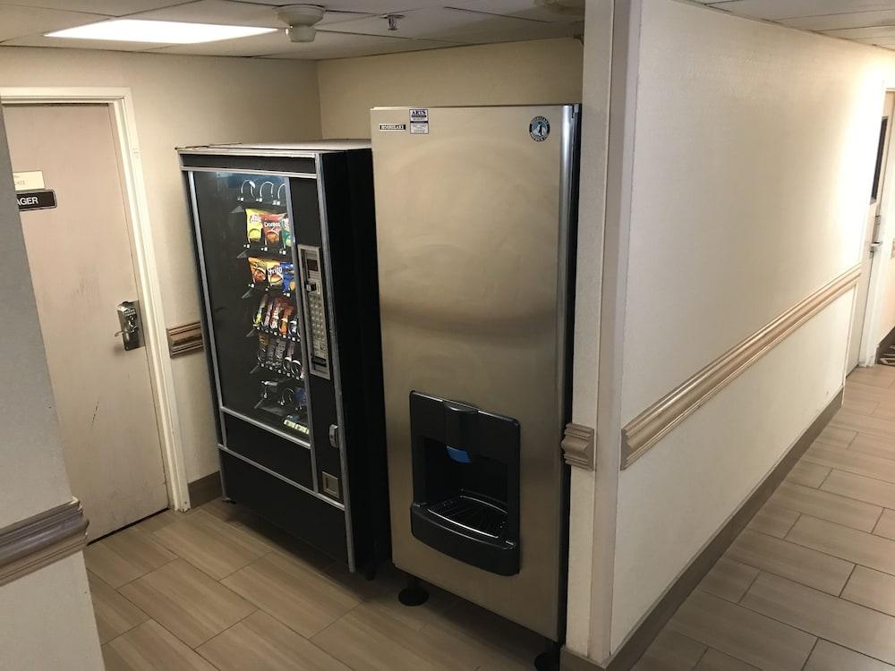 Baymont By Wyndham Grand Rapids Airport Hotel Cascade Luaran gambar
